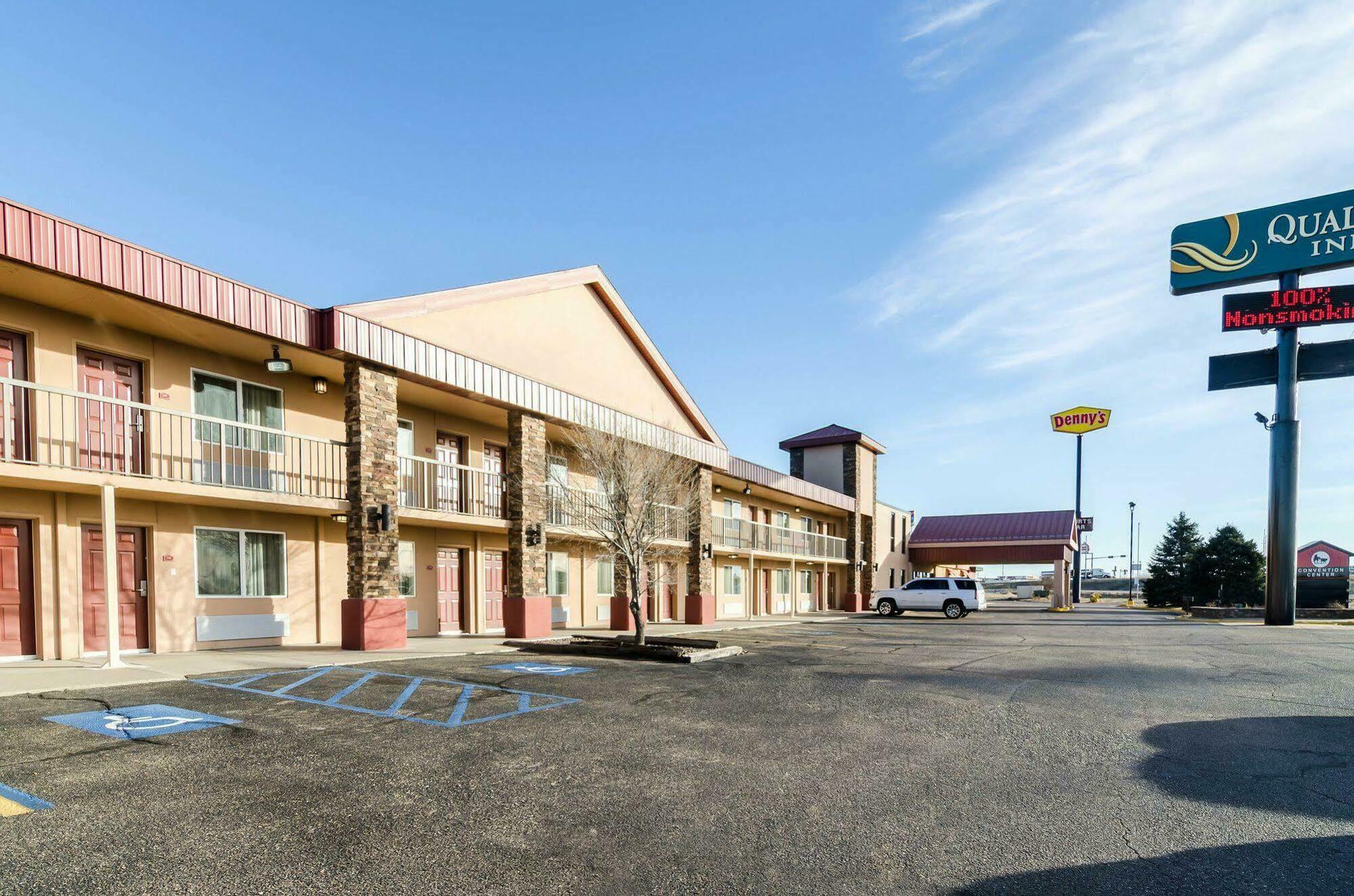 Quality Inn & Suites Ogallala Exterior foto